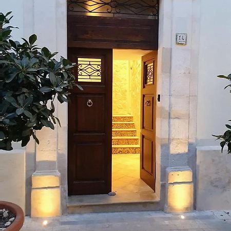 Апартаменты Palazzo Giufa Сиракузы Экстерьер фото