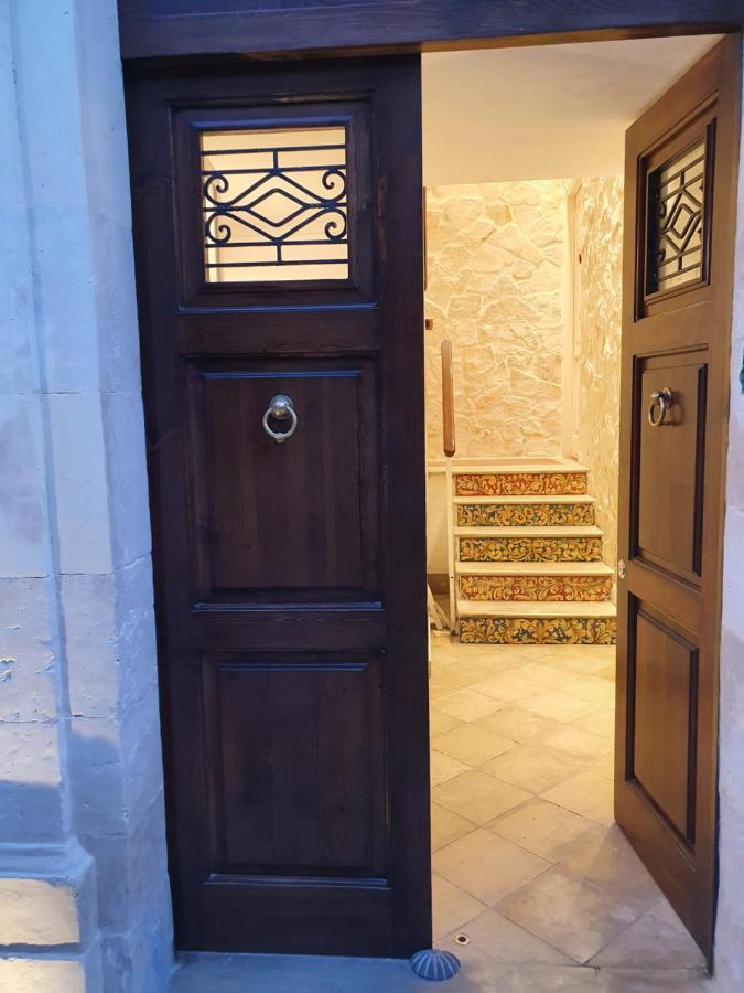 Апартаменты Palazzo Giufa Сиракузы Экстерьер фото